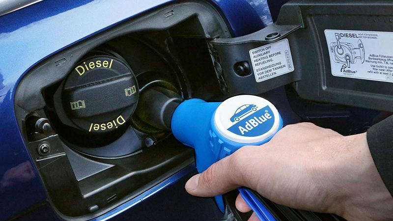 Xe diesel Euro 5 dùng dung dịch AdBlue để hệ thống SCR chuyển hóa khí NOx độc hại
