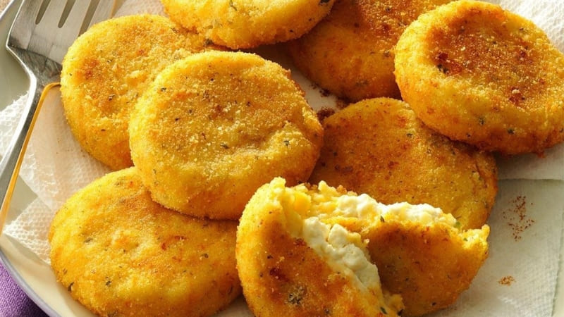 Bánh khoai lang sữa tươi giòn bên ngoài, bùi béo thơm sữa bên trong