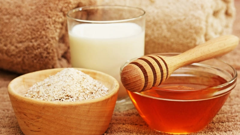 Mật ong kết hợp sữa tươi là công thức vàng cho làn da khô và thiếu sức sống Mật ong kết hợp sữa tươi là công thức vàng cho làn da khô và thiếu sức sống