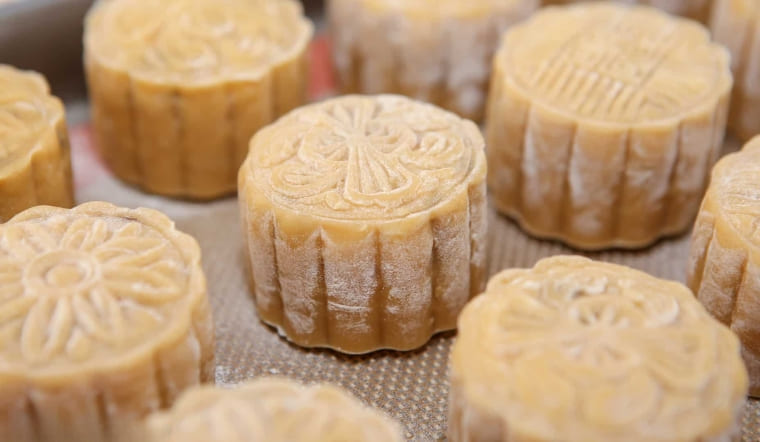 Ăn bánh Trung thu hết hạn có sao không? Chuyên gia cảnh báo rủi ro
