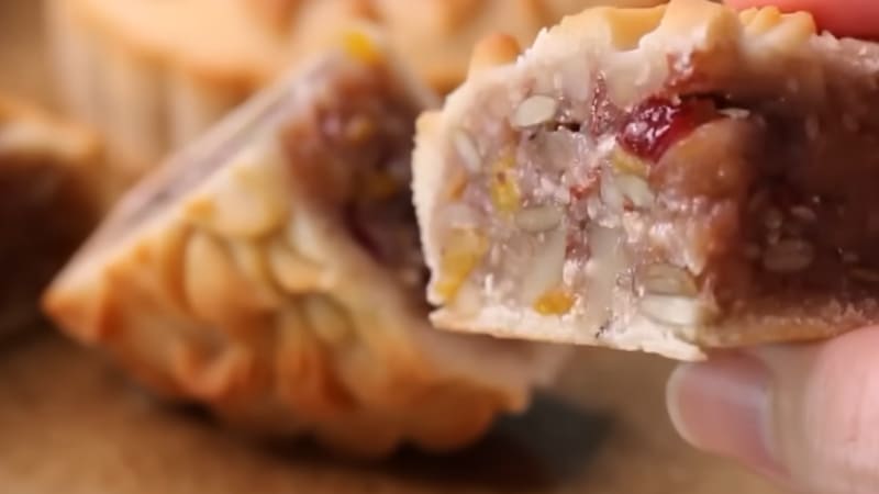 Thưởng thức bánh Trung Thu hạt dinh dưỡng Thưởng thức bánh Trung Thu hạt dinh dưỡng