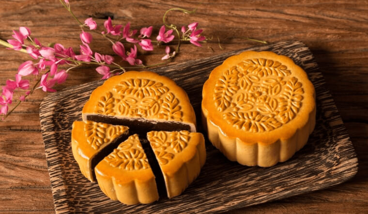 Bánh Trung thu bị mốc có ăn được không? Tuyệt đối không ăn vì 5 lý do sau