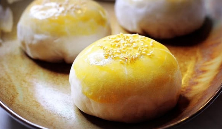 Lạ miệng với cách làm bánh pía thịt lạp ấm bụng dịp Trung thu