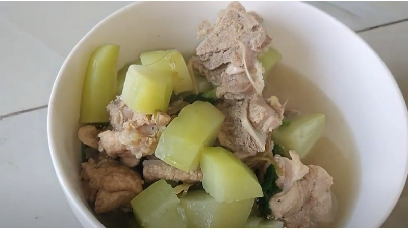 Bát canh su su sườn heo thơm ngon Bát canh su su sườn heo thơm ngon