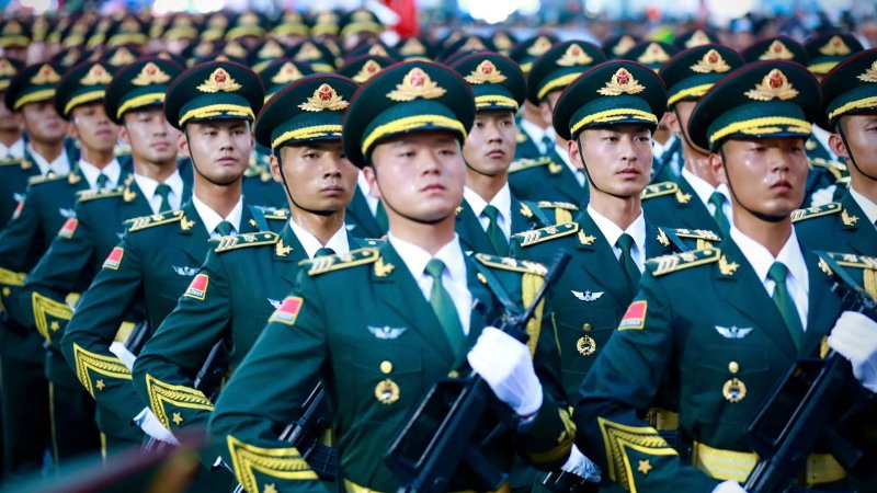 Quân nhân Quân giải phóng nhân dân Trung Quốc tại lễ diễu binh, diễu hành kỷ niệm 50 năm Thống nhất đất nước 30/4 Quân nhân Quân giải phóng nhân dân Trung Quốc tại lễ diễu binh, diễu hành kỷ niệm 50 năm Thống nhất đất nước 30/4