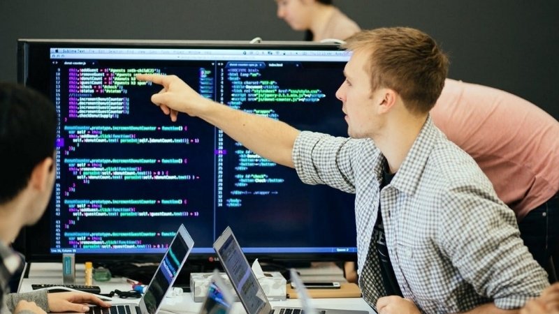 Nhóm ngành công nghệ, kỹ thuật và sản xuất Nhóm ngành công nghệ, kỹ thuật và sản xuất