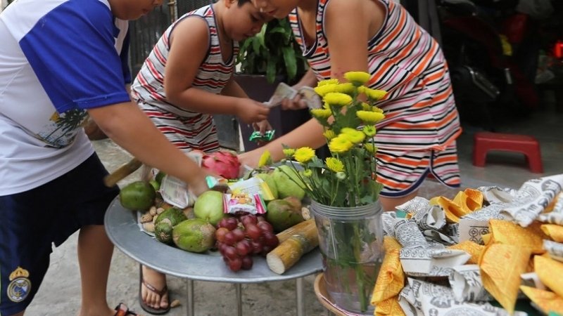 Chia lộc bánh kẹo cho trẻ con Chia lộc bánh kẹo cho trẻ con