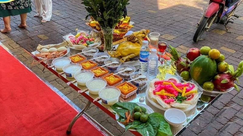 Mâm lễ gọn gàng và chỉn chu Mâm lễ gọn gàng và chỉn chu