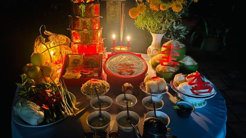 Cúng cô hồn là hành động bố thí, chia sẻ và thể hiện lòng từ bi xuất phát từ tâm Cúng cô hồn là hành động bố thí, chia sẻ và thể hiện lòng từ bi xuất phát từ tâm
