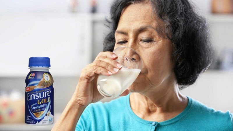 Uống quá liều gây dư thừa dinh dưỡng và tăng cân Uống quá liều gây dư thừa dinh dưỡng và tăng cân