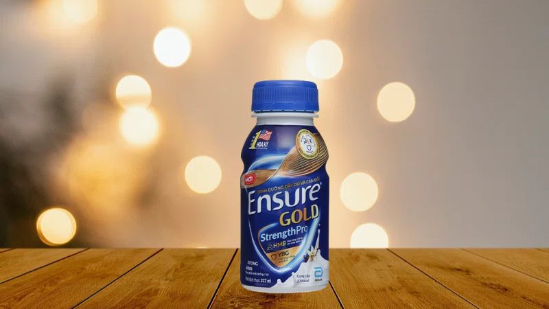 Sữa Ensure Gold pha sẵn dạng chai tiện dụng Sữa Ensure Gold pha sẵn dạng chai tiện dụng
