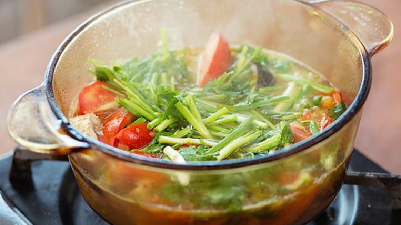 Canh cá mờm khô nấu ngót (hoặc nấu với cà chua, dứa) Canh cá mờm khô nấu ngót (hoặc nấu với cà chua, dứa)