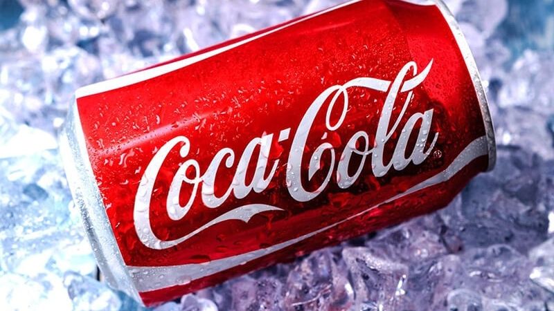 Không nên kết hợp Coca Cola với sữa đặc vì dễ gây khó tiêu Không nên kết hợp Coca Cola với sữa đặc vì dễ gây khó tiêu