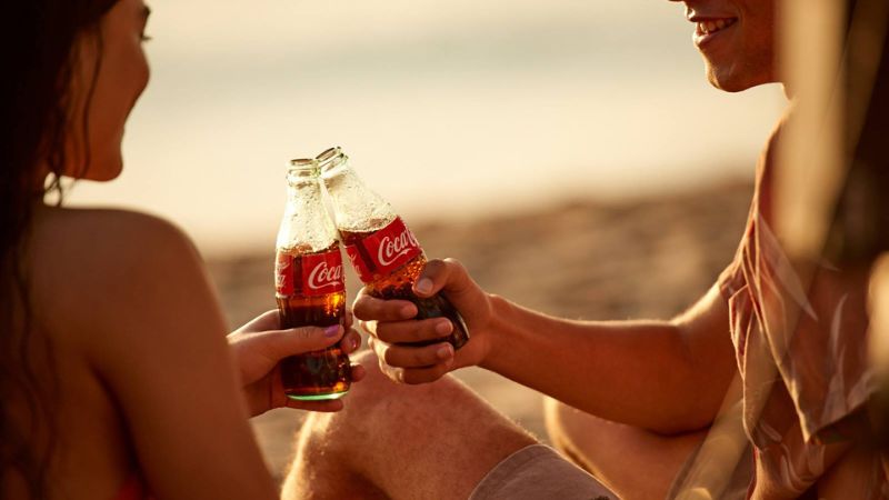 Uống nước ngọt Coca Cola giúp tăng cảm giác sảng khoái Uống nước ngọt Coca Cola giúp tăng cảm giác sảng khoái