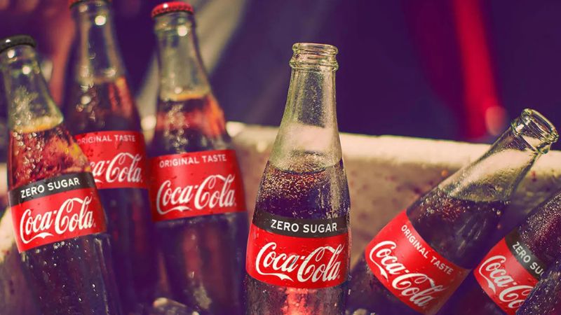 Uống nhiều Coca Cola dễ béo phì, tăng cân và ảnh hưởng đến tim mạch Uống nhiều Coca Cola dễ béo phì, tăng cân và ảnh hưởng đến tim mạch