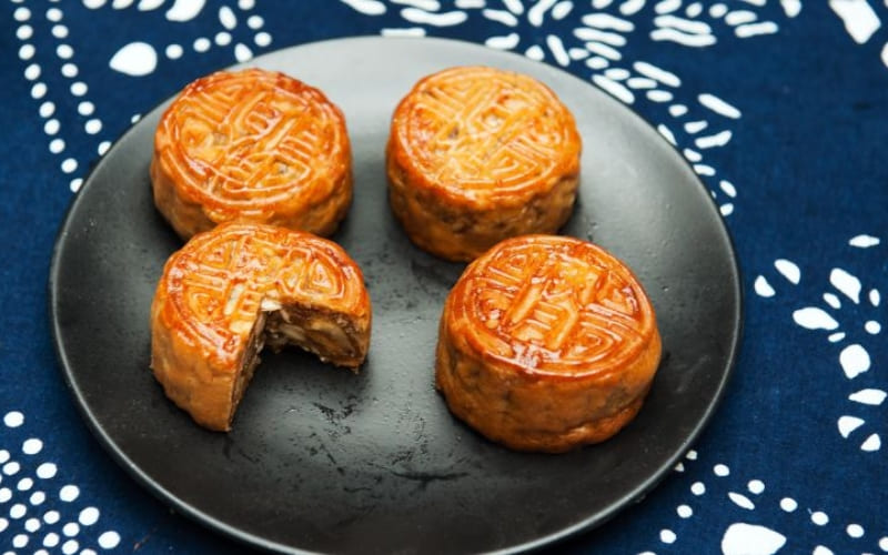 Bánh trung thu Tùng Lâm có mức giá rất bình dân Bánh trung thu Tùng Lâm có mức giá rất bình dân