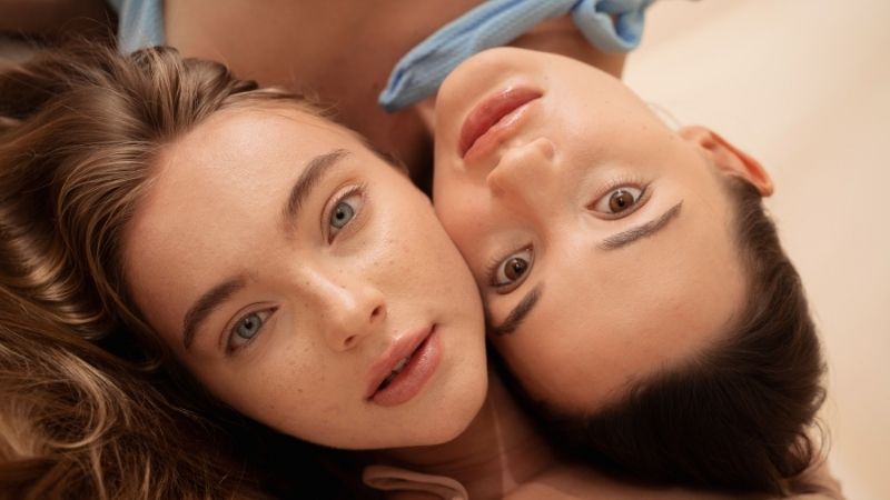 Dáng mày hài hòa, sợi mày mịn đẹp và đuôi mày hướng lên