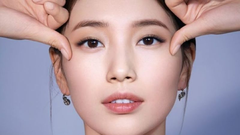 Lông mày trăng non thể hiện người phụ nữ hiền hậu, thông minh