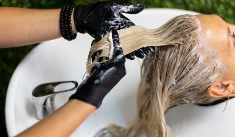 Mệnh Thổ nhuộm tóc màu gì để may mắn vững bền, tài lộc hanh thông?