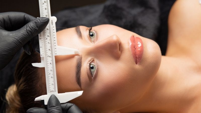 Tuân thủ “tỷ lệ vàng” giúp lông mày cân đối, hài hòa và tăng cường vận khí