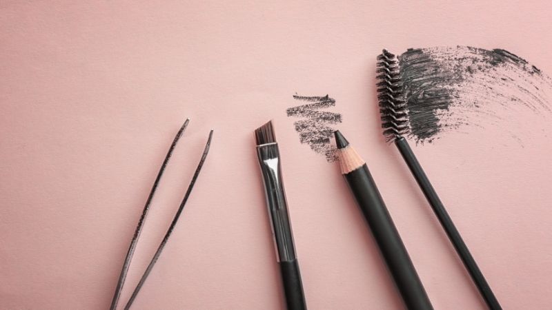 Dụng cụ vẽ lông mày cơ bản Dụng cụ vẽ lông mày cơ bản
