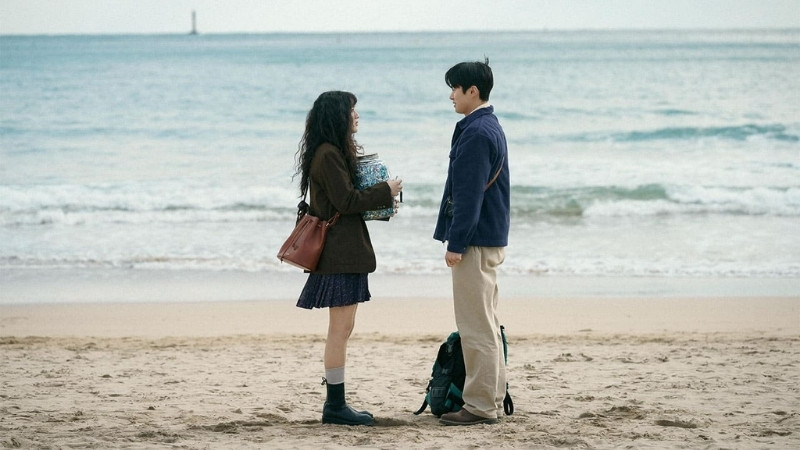 Thay vì tập trung vào drama thì phim đặt ra nhiều câu hỏi siêu deep
