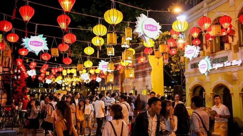Phố cổ đắm chìm trong hàng nghìn chiếc đèn lồng rực rỡ