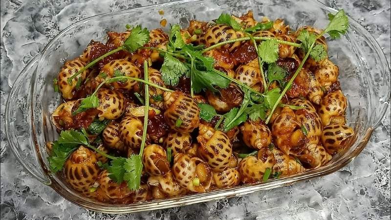 Ốc xào me
