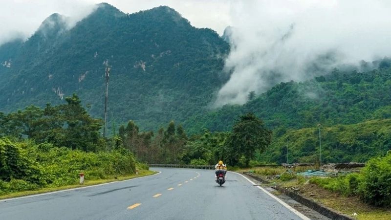 Nên di chuyển ban ngày và tránh sáng sớm hay chiều muộn