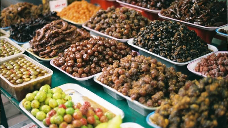 Cửa hàng ô mai đặc sản Hà Nội