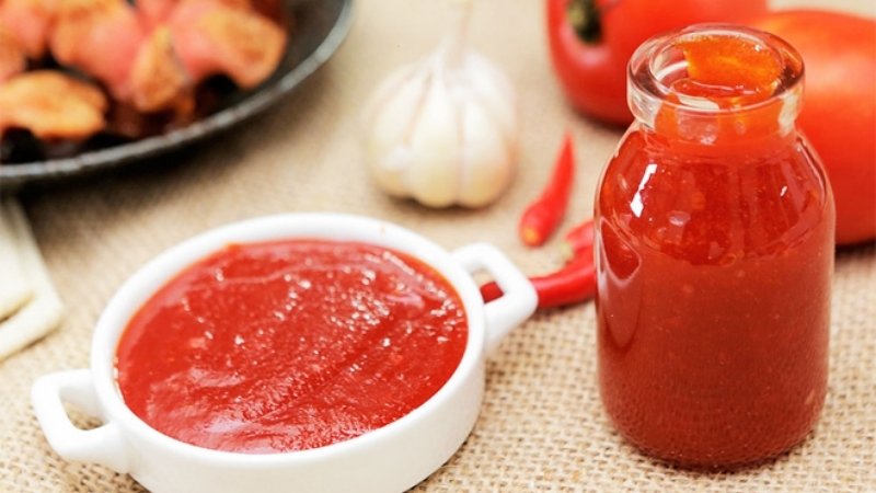 Tương ớt hết hạn không chỉ mất chất mà còn có thể chứa hợp chất phân hủy gây hại