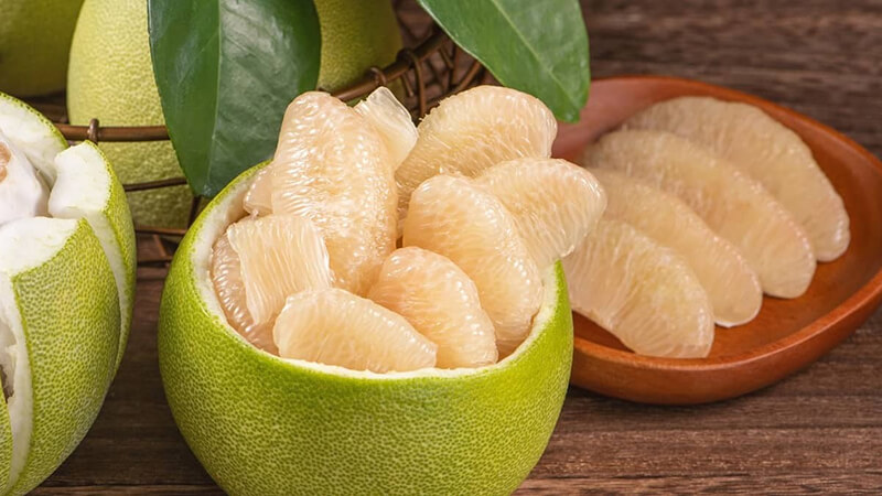 Bưởi là loại trái cây giảm mỡ bụng nổi bật