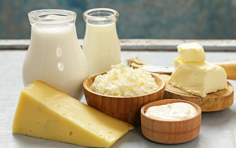 Sữa và các chế phẩm từ sữa (Sữa chua Hy Lạp, phô mai) Sữa và các chế phẩm từ sữa (Sữa chua Hy Lạp, phô mai)