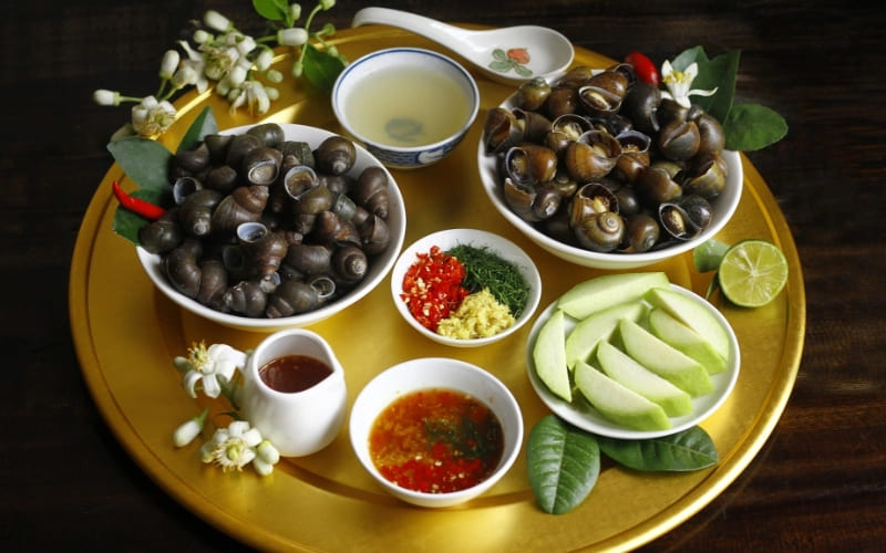 Người luộc ốc phải canh lửa và thời gian chuẩn.