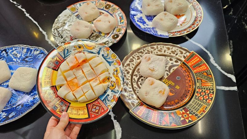 Vì sao chiếc bánh này lại "thị phi"?