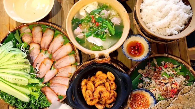 Mâm cơm quê Mười Khó
