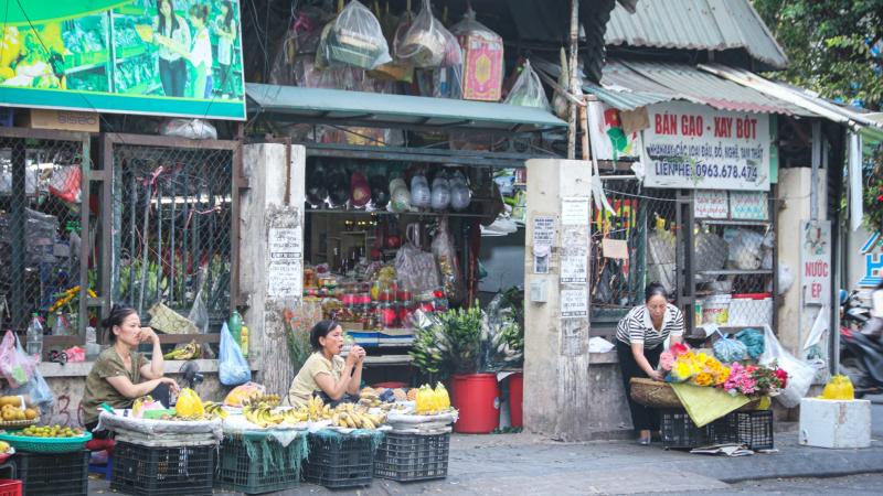 Một góc chợ truyền thống mùa thu Hà Nội