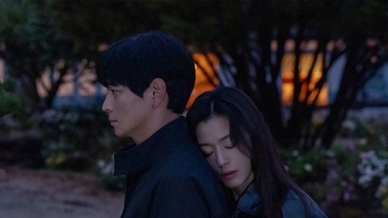 Phim nhận về nhiều lời khen từ giới chuyên môn lẫn khán giả