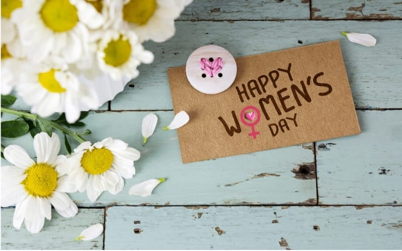 Hình ảnh thiệp chúc mừng giúp người nhận cảm thấy hạnh phúc.