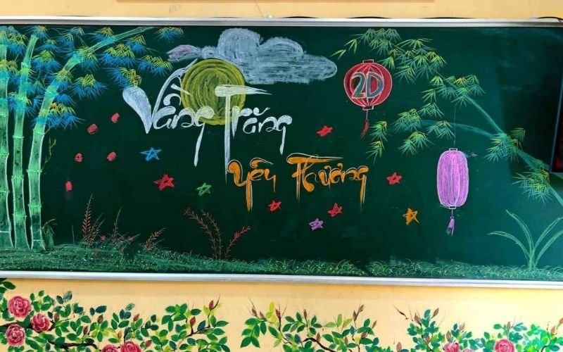 Ánh sao và mây nhẹ giúp khung cảnh thêm huyền ảo.