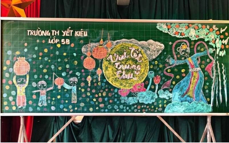 Tiếng cười rộn rã mang lại không gian gần gũi.
