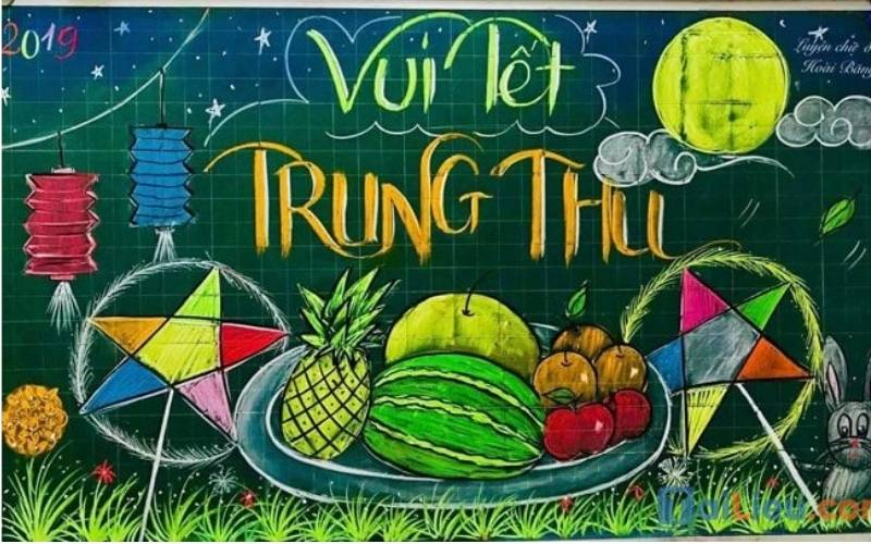 Mâm cỗ Trung thu đầy sắc màu gợi không khí sum vầy.