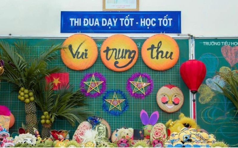 Những chiếc lồng đèn lung linh gợi nhớ Trung thu rực rỡ.