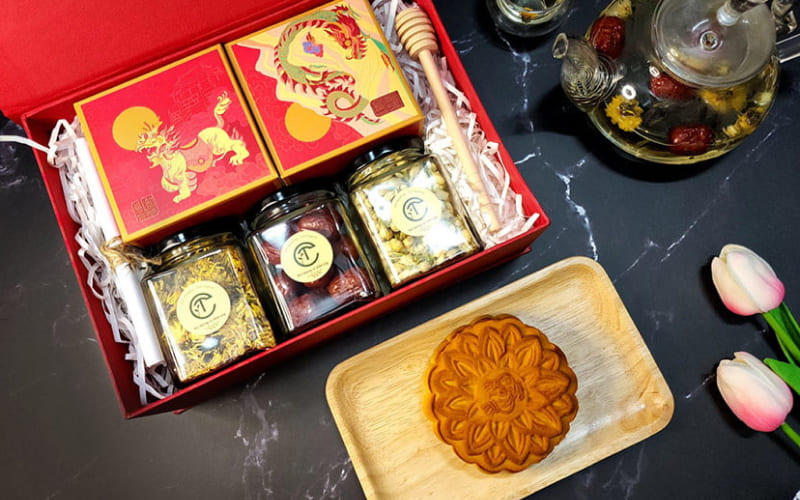 Bộ quà tặng trà và bánh Trung thu