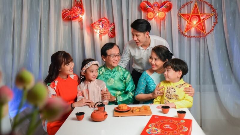 Ảnh mâm cỗ Trung thu đủ đầy, sum vầy 1