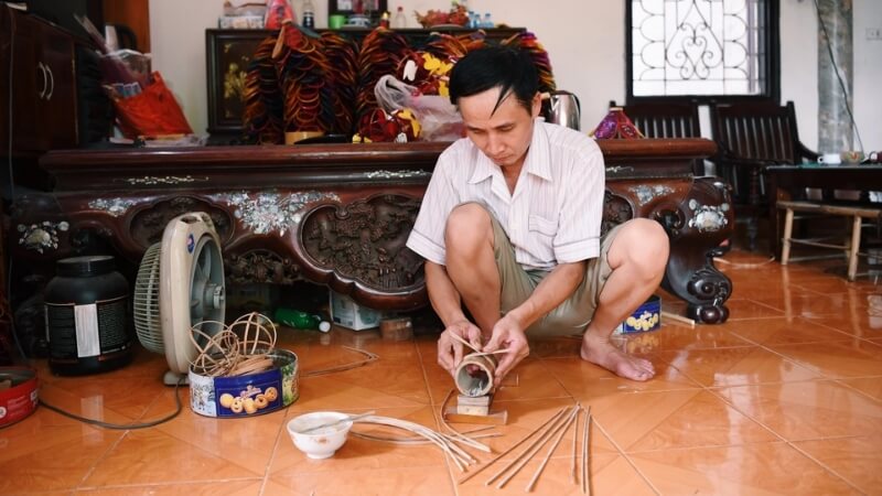 Làm khung và bánh xe