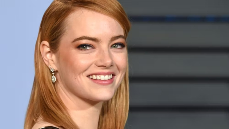 Emma Stone thanh lịch và tinh tế khi ứng dụng toasty makeup