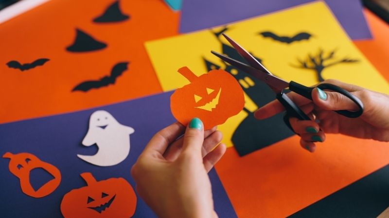 Sử dụng các vât dụng tái chế để trang trí Halloween Sử dụng các vât dụng tái chế để trang trí Halloween
