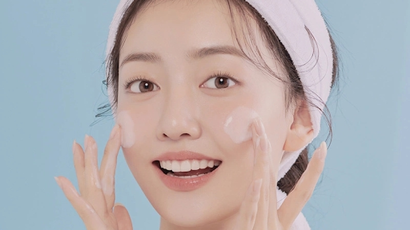 Sử dụng sáp tẩy trang chuyên dụng để làm sạch mặt Sử dụng sáp tẩy trang chuyên dụng để làm sạch mặt