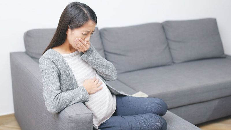 Mẹ bầu ăn cay nhiều sẽ khó tiêu, ợ nóng và khó chịu